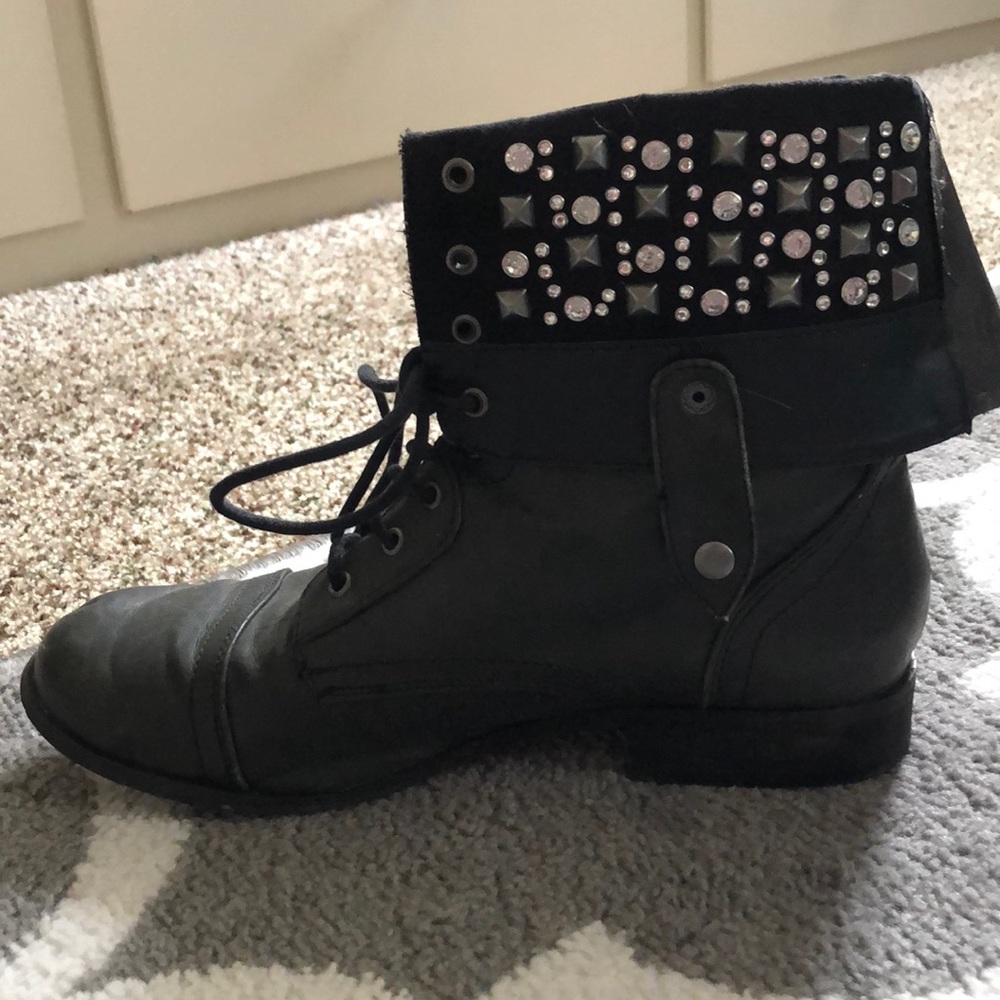 BUCKLE Boots